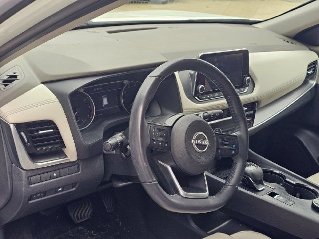 Used 2023 Nissan Rogue SV w/ SV Premium Package AWD/4WD image 4