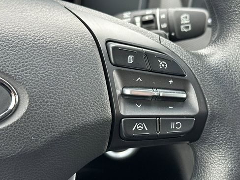 Used 2023 Hyundai Kona SE image 26