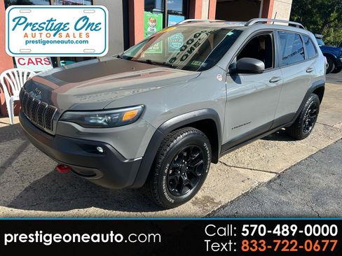 Used 2019 Jeep Cherokee Trailhawk w/ Comfort/Convenience Group image 1