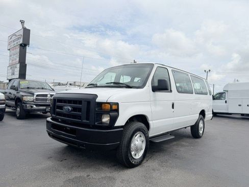 Used 2008 Ford E-350 and Econoline 350 XLT RWD image 2