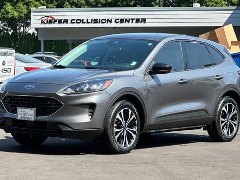 Used 2022 Ford Escape SE w/ SE Sport Appearance Package AWD/4WD image 8