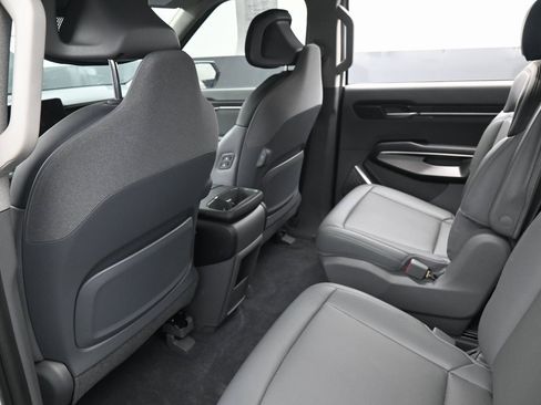 Used 2024 Kia EV9 Light Long Range image 34