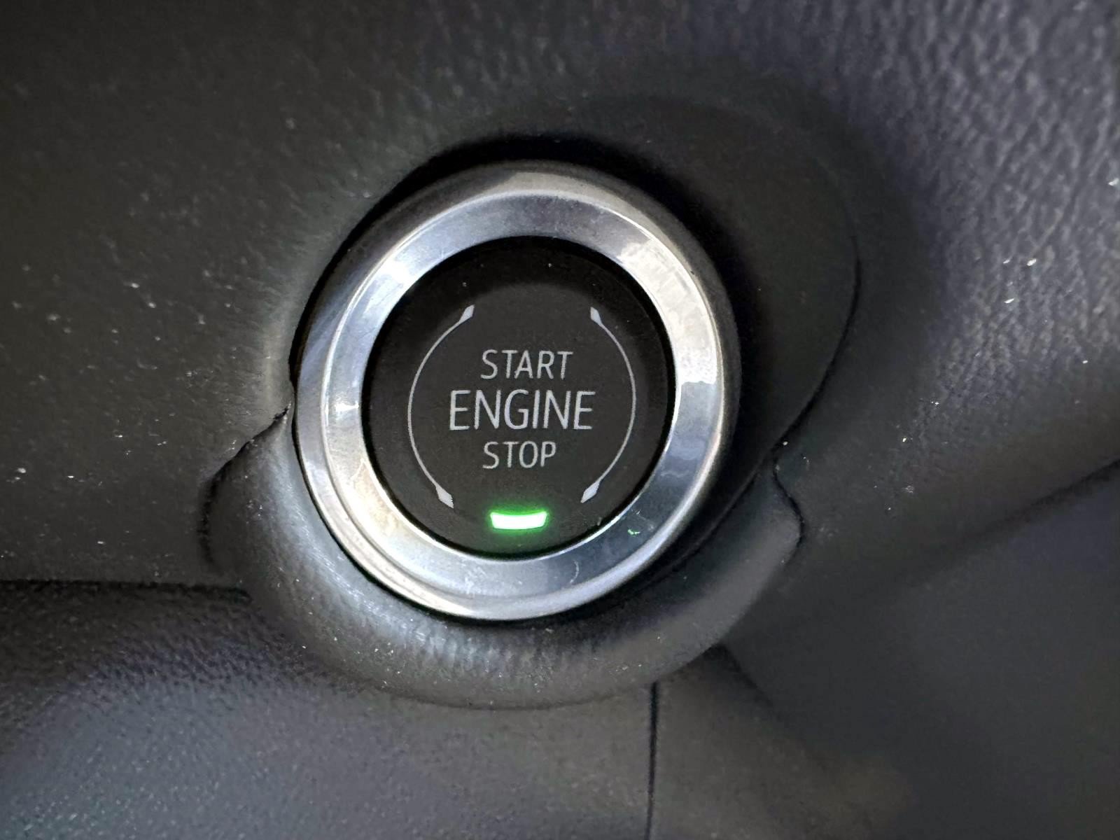 Used 2025 Chevrolet Suburban RST w/ Comfort Package AWD/4WD image 23