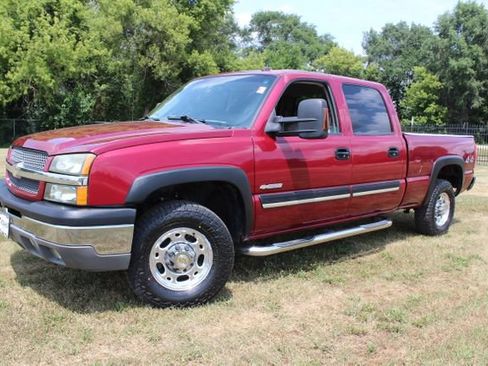 Used 2004 Chevrolet Silverado 2500 LT AWD/4WD image 2