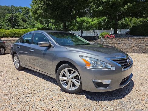 Used 2014 Nissan Altima 2.5 SV FWD image 24