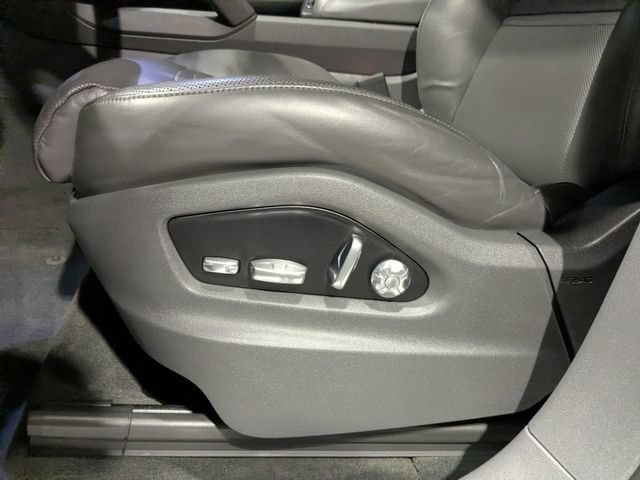 Used 2019 Porsche Cayenne AWD/4WD image 24