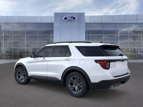 New 2026 Ford Explorer Active AWD/4WD image 4