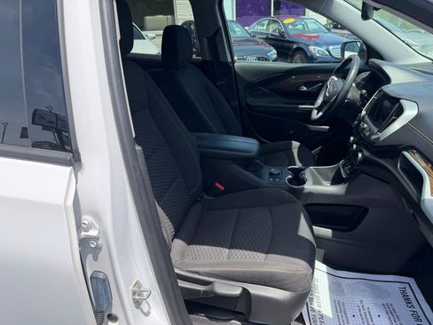 Used 2019 GMC Terrain SLE w/ Driver Convenience Package FWD image 17