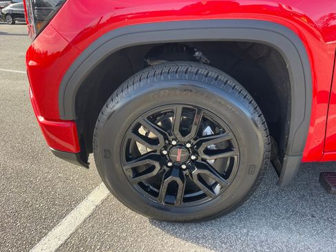 Used 2024 GMC Sierra 1500 Elevation image 10