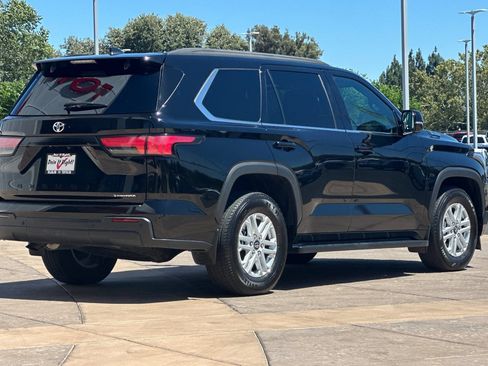 Certified 2025 Toyota Sequoia SR5 AWD/4WD image 4