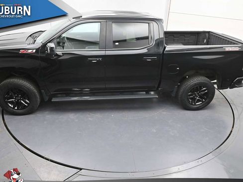 Used 2021 Chevrolet Silverado 1500 LT Trail Boss w/ Convenience Package II image 27