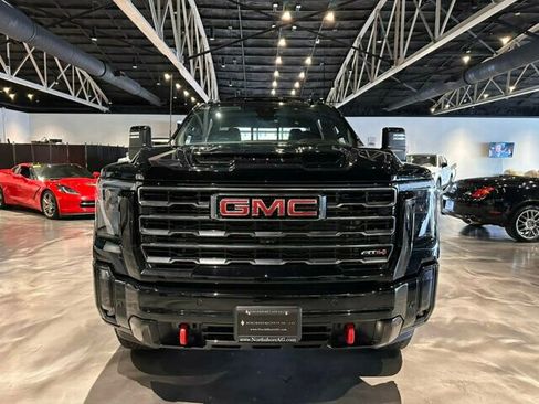 Used 2024 GMC Sierra 2500 AT4 w/ AT4 Premium Plus Package AWD/4WD image 8