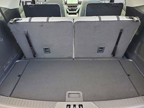 New 2025 Ford Explorer Active w/ Active Comfort Package image 41