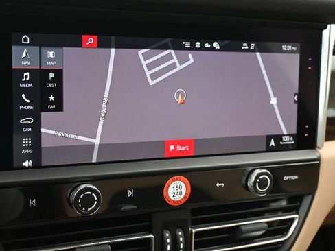 Certified 2026 Porsche Macan AWD/4WD image 16