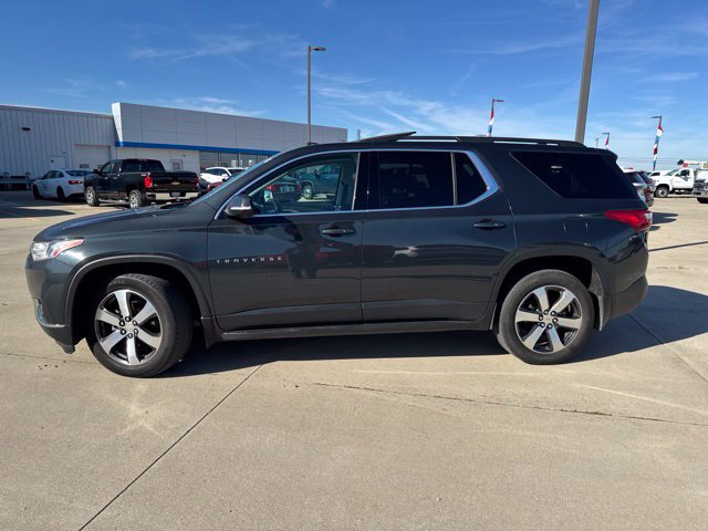Used 2020 Chevrolet Traverse LT w/ LT Premium Package AWD/4WD image 3