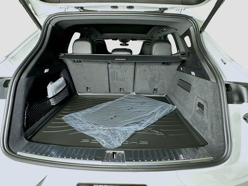 New 2026 Porsche Cayenne S image 28