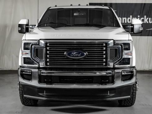 Used 2022 Ford F350 Lariat w/ Lariat Ultimate Package AWD/4WD image 3