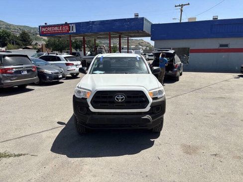 Used 2017 Toyota Tacoma SR5 image 2