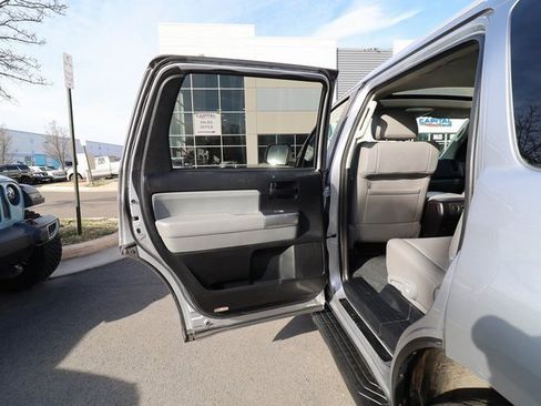 Used 2018 Toyota Sequoia SR5 image 33