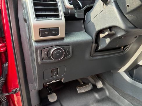 Used 2022 Ford F350 Lariat w/ Chrome Package image 12