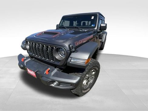 Used 2024 Jeep Gladiator Mojave w/ Technology Group AWD/4WD image 29