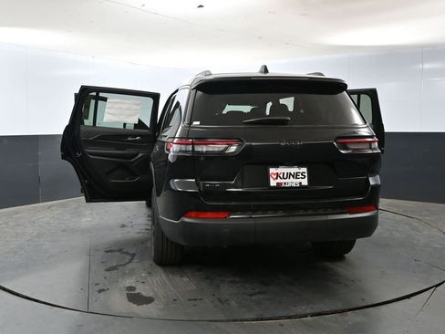 New 2025 Jeep Grand Cherokee L Altitude image 56