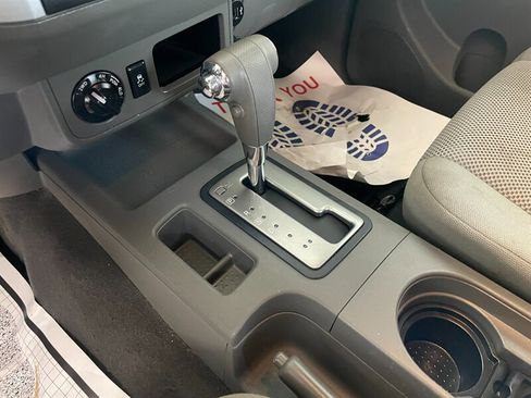 Used 2019 Nissan Frontier SV image 13