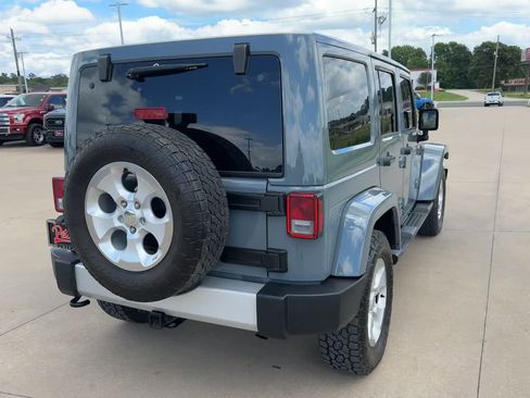 Used 2014 Jeep Wrangler Unlimited Sahara w/ Max Tow Package AWD/4WD image 8