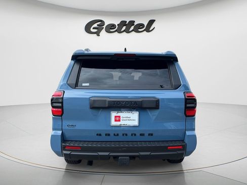 Used 2025 Toyota 4Runner SR5 AWD/4WD image 6