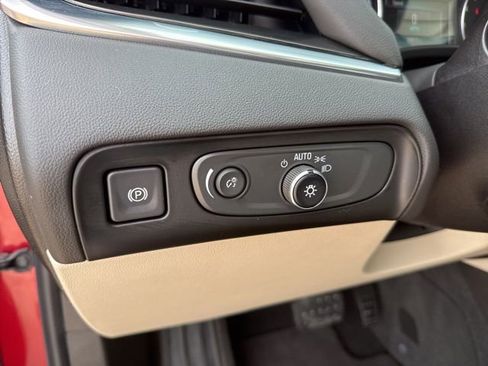 Used 2018 Buick Enclave Premium image 25