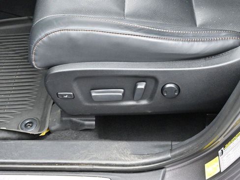 Used 2019 Toyota Highlander Limited AWD/4WD image 15