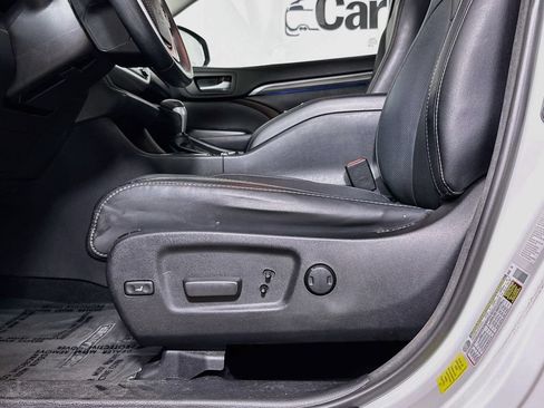 Used 2018 Toyota Highlander Limited FWD image 22