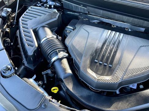 Certified 2025 Chevrolet Traverse LT image 32