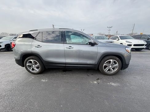 Used 2018 GMC Terrain SLT w/ Infotainment Package II image 2