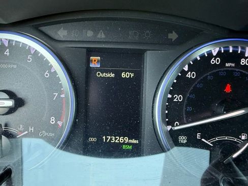 Used 2017 Toyota Highlander XLE AWD/4WD image 11