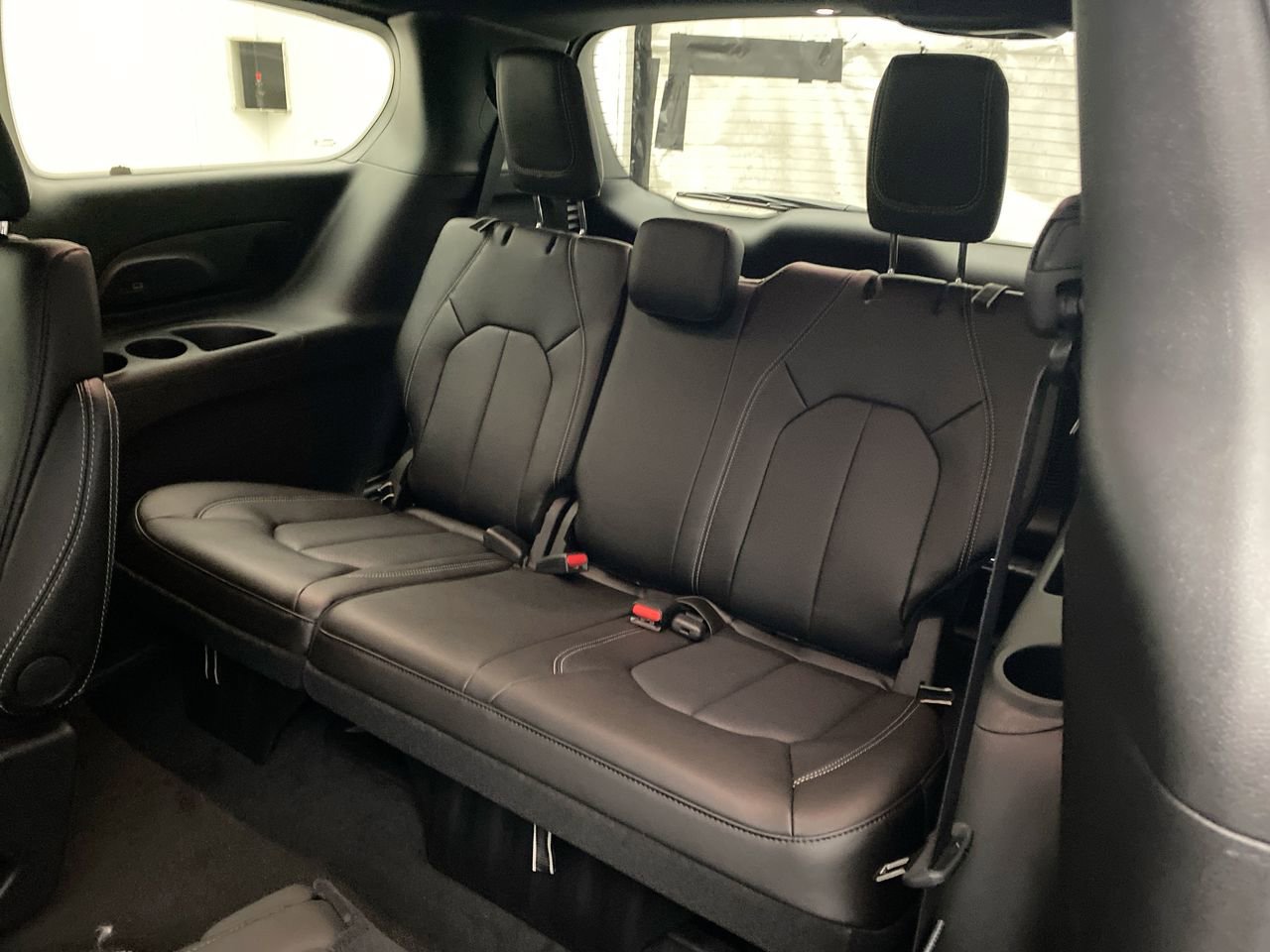 New 2027 Chrysler Pacifica Select w/ Family Tech Group FWD image 23