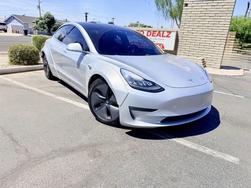 Used 2018 Tesla Model 3 Long Range RWD image 1