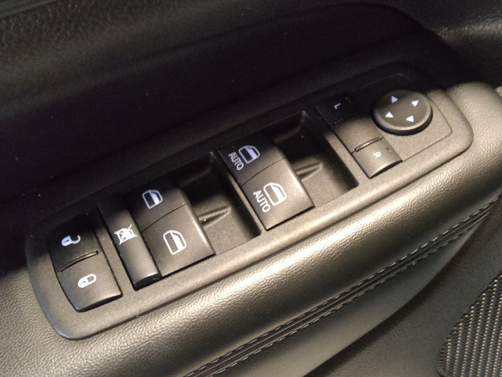 Used 2022 Jeep Grand Cherokee Laredo E AWD/4WD image 27