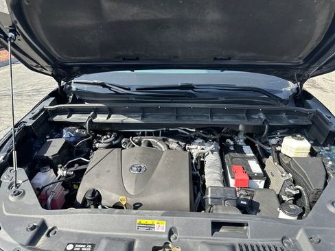 Used 2022 Toyota Highlander XLE image 27