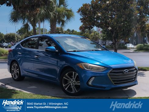 Used 2017 Hyundai Elantra Limited FWD image 1