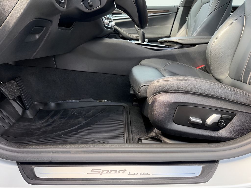 Used 2019 BMW 530i xDrive w/ Convenience Package AWD/4WD image 39