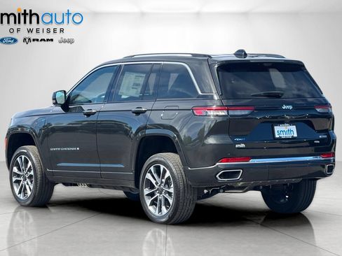 Used 2024 Jeep Grand Cherokee Overland w/ Luxury Tech Group IV AWD/4WD image 7