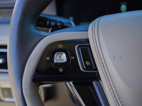 Used 2020 Lincoln Aviator Reserve w/ Equipment Group 202A image 12