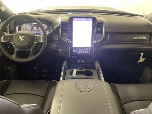 New 2026 RAM 2500 Laramie AWD/4WD image 42