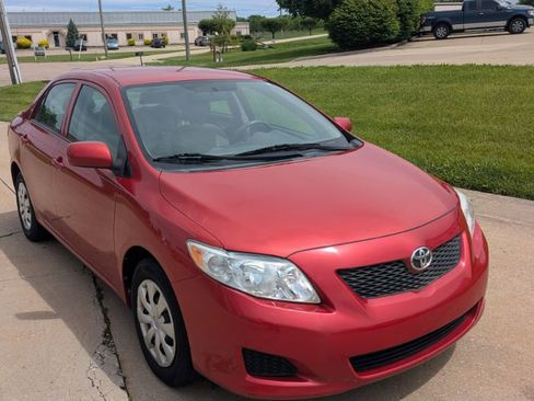 Used 2010 Toyota Corolla LE FWD image 3