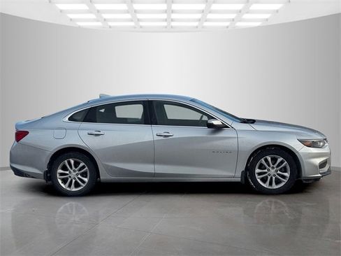 Used 2016 Chevrolet Malibu LT image 8