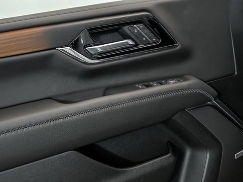 New 2026 GMC Yukon Denali w/ Advanced Technology Package AWD/4WD image 5