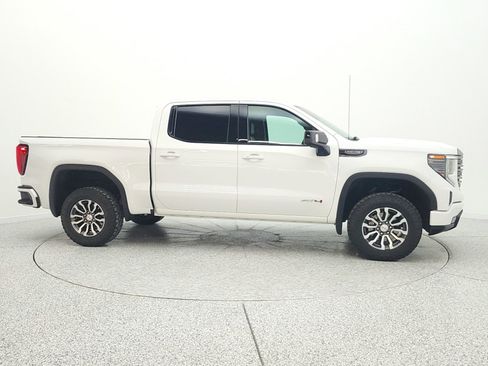 Used 2023 GMC Sierra 1500 AT4 image 4