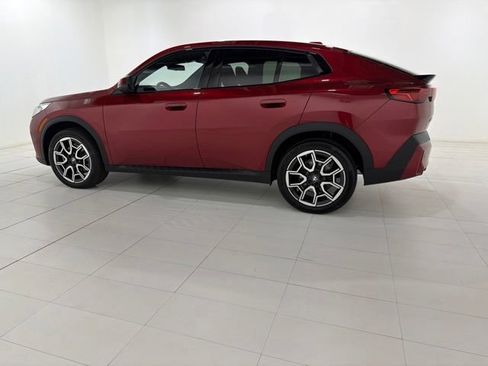 Used 2026 BMW X2 xDrive28i w/ Technology Package AWD/4WD image 2