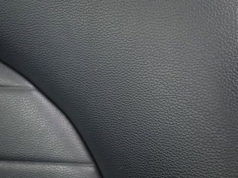 Used 2021 Toyota Highlander XLE image 14